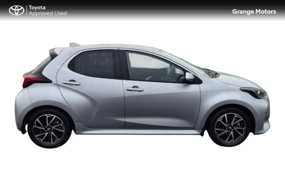 Toyota Yaris Hatchback, Petrol Hybrid, 2023, Silver