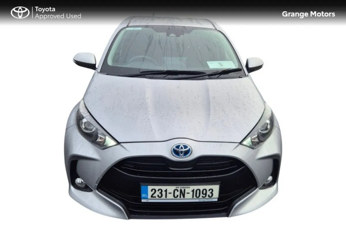 Toyota Yaris Hatchback, Petrol Hybrid, 2023, Silver