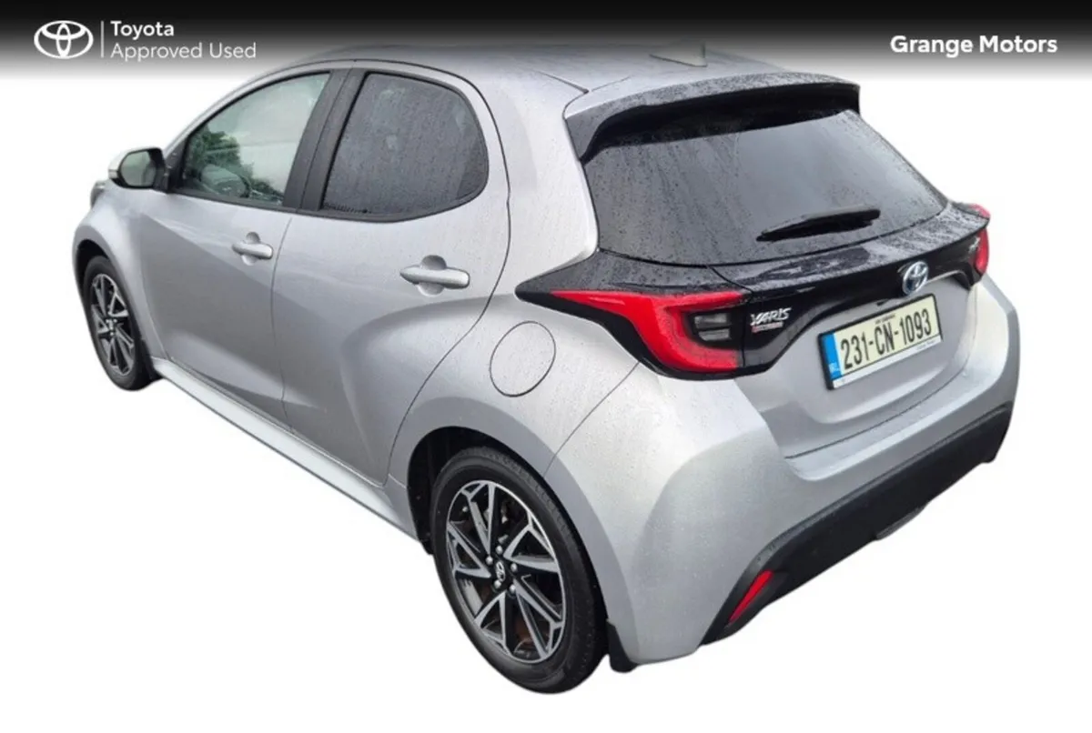 Toyota Yaris Hatchback, Petrol Hybrid, 2023, Silver