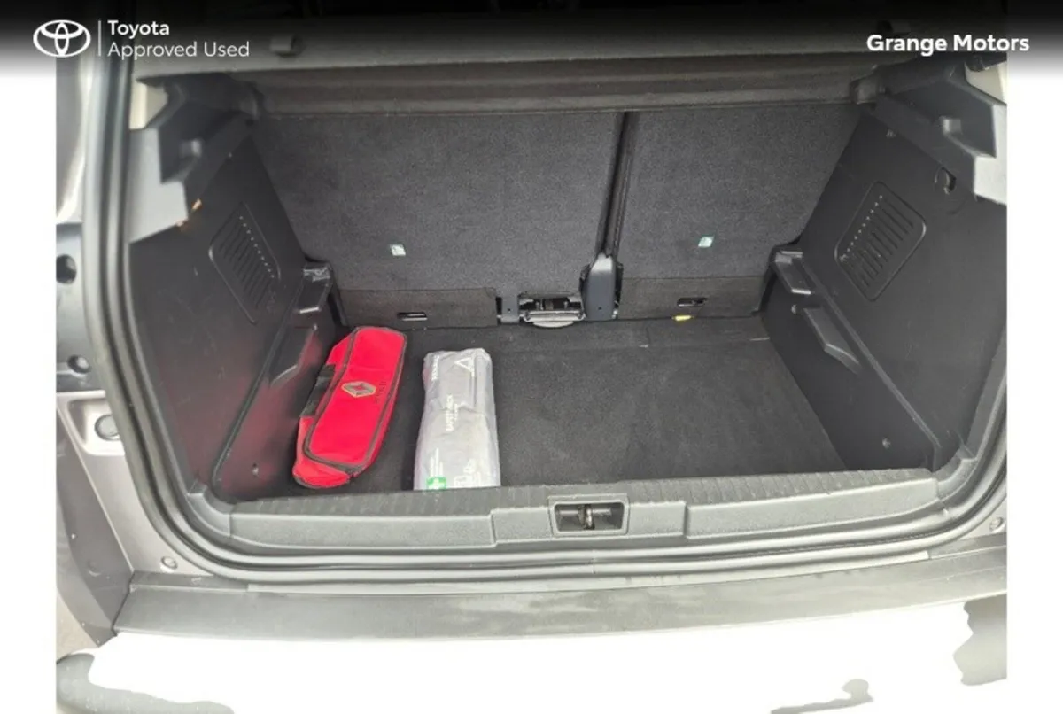 Renault Captur Hatchback, Petrol, 2019, Grey
