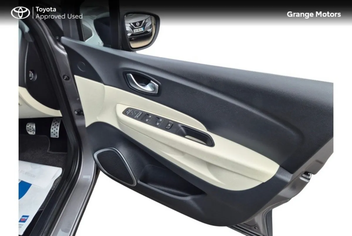 Renault Captur Hatchback, Petrol, 2019, Grey