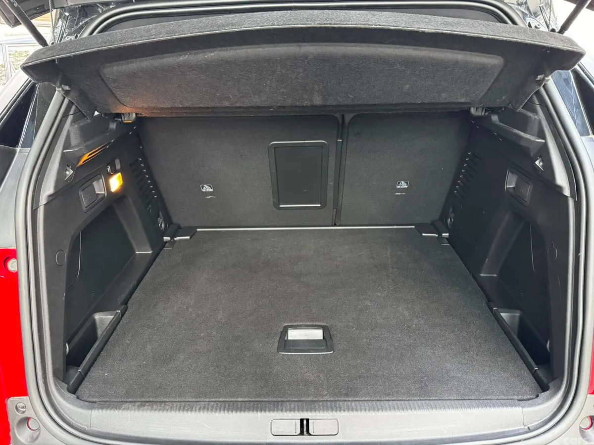 Peugeot 3008 SUV, Petrol Hybrid, 2024, Red