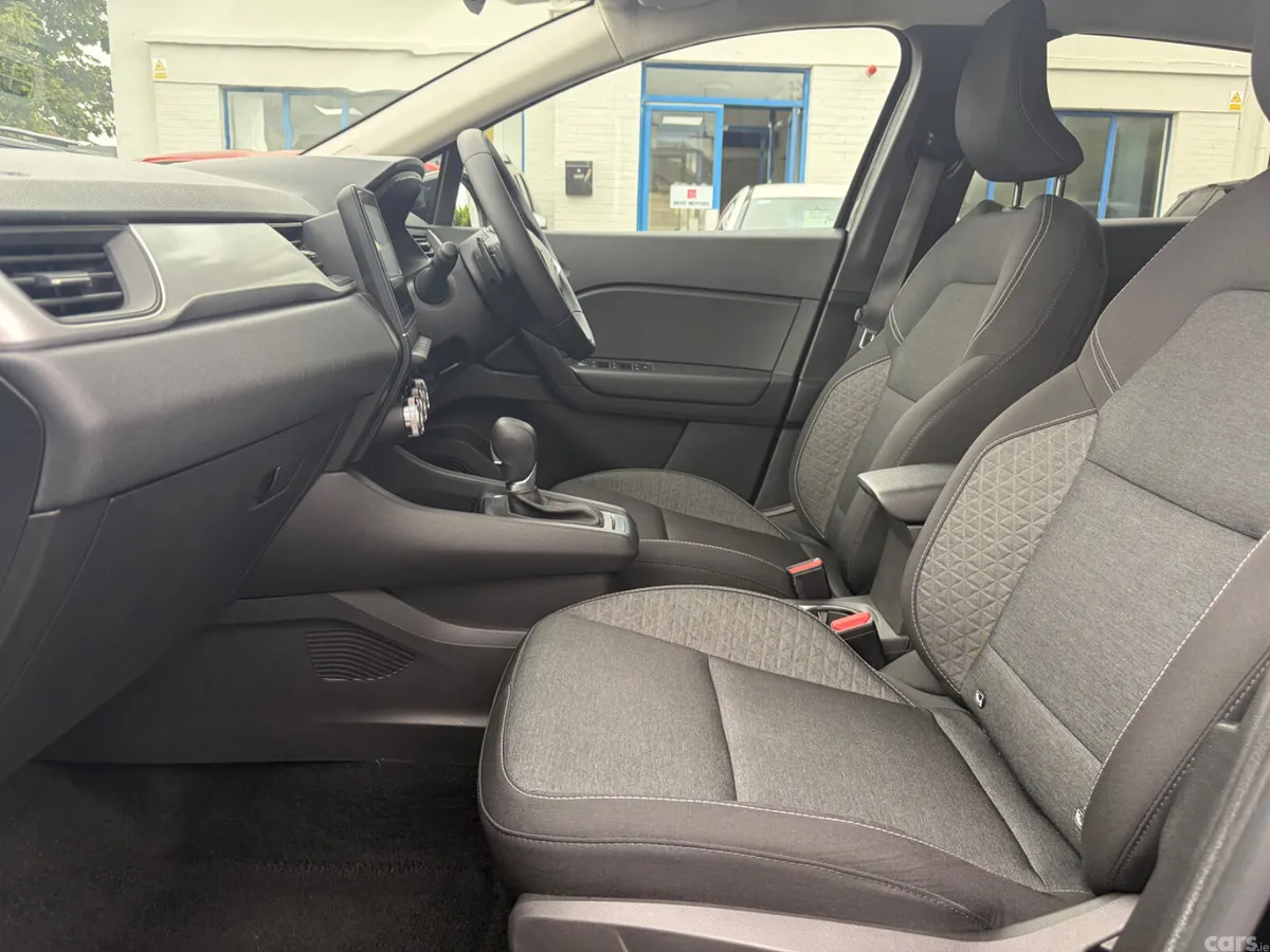Renault Captur Hatchback, Petrol, 2023, Black