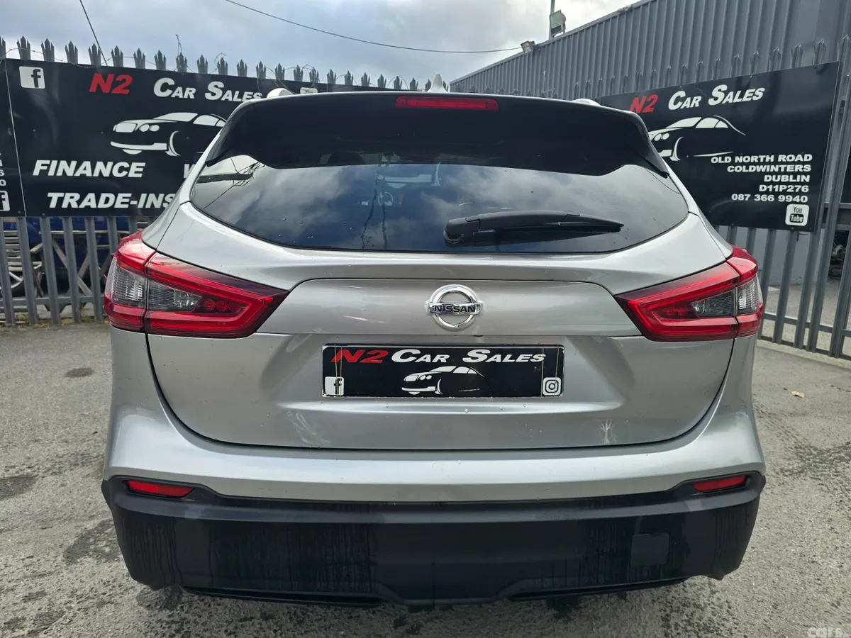 Nissan Qashqai SUV, Diesel, 2017, Grey