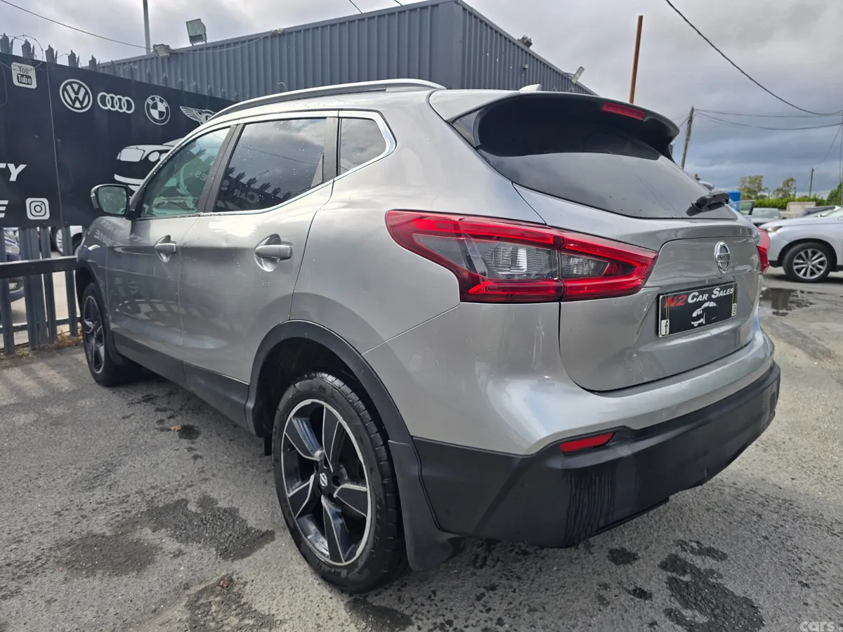 Nissan Qashqai SUV, Diesel, 2017, Grey