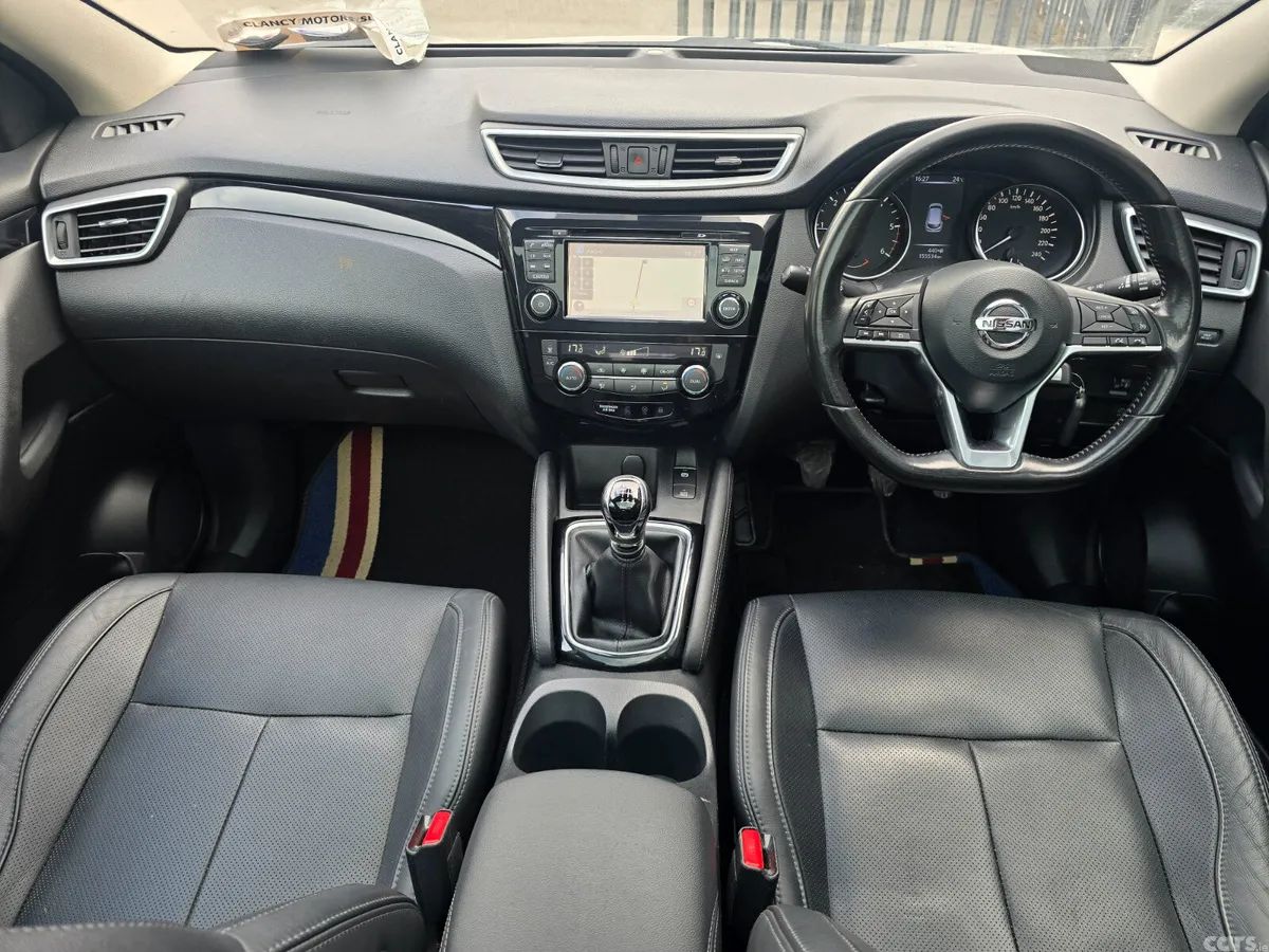 Nissan Qashqai SUV, Diesel, 2017, Grey