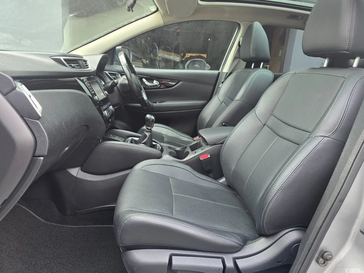 Nissan Qashqai SUV, Diesel, 2017, Grey