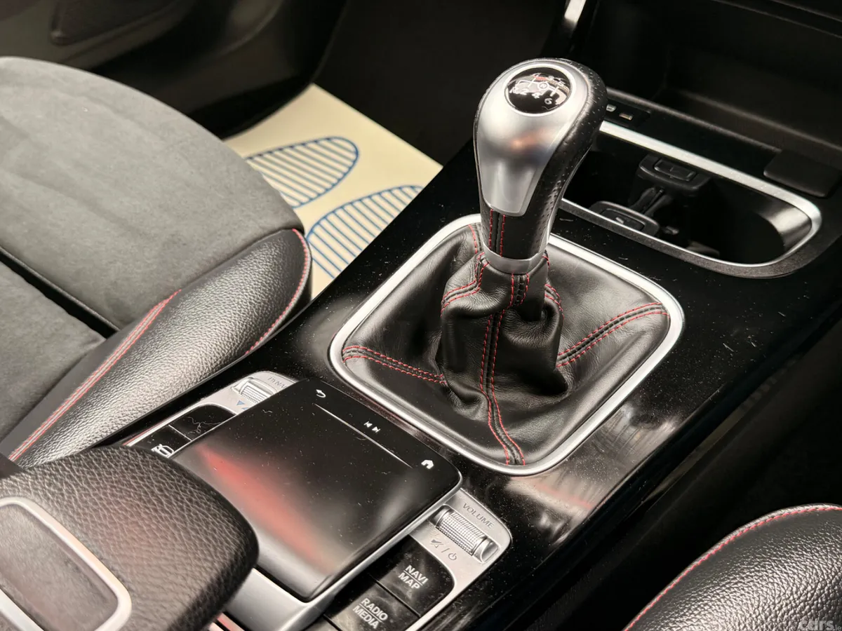Mercedes-Benz A-Class Estate/Jeep, Diesel, 2020, White