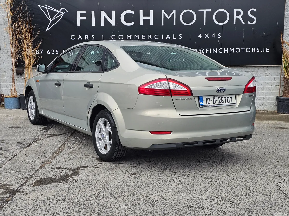 Ford Mondeo Saloon, Diesel, 2010, Gold