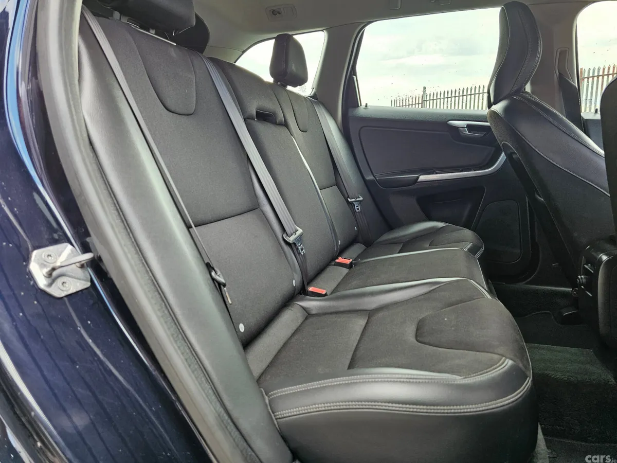 Volvo XC60 SUV, Diesel, 2015, Blue