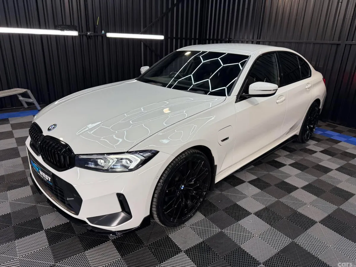 BMW 3-Series Saloon, Petrol Hybrid, 2023, White
