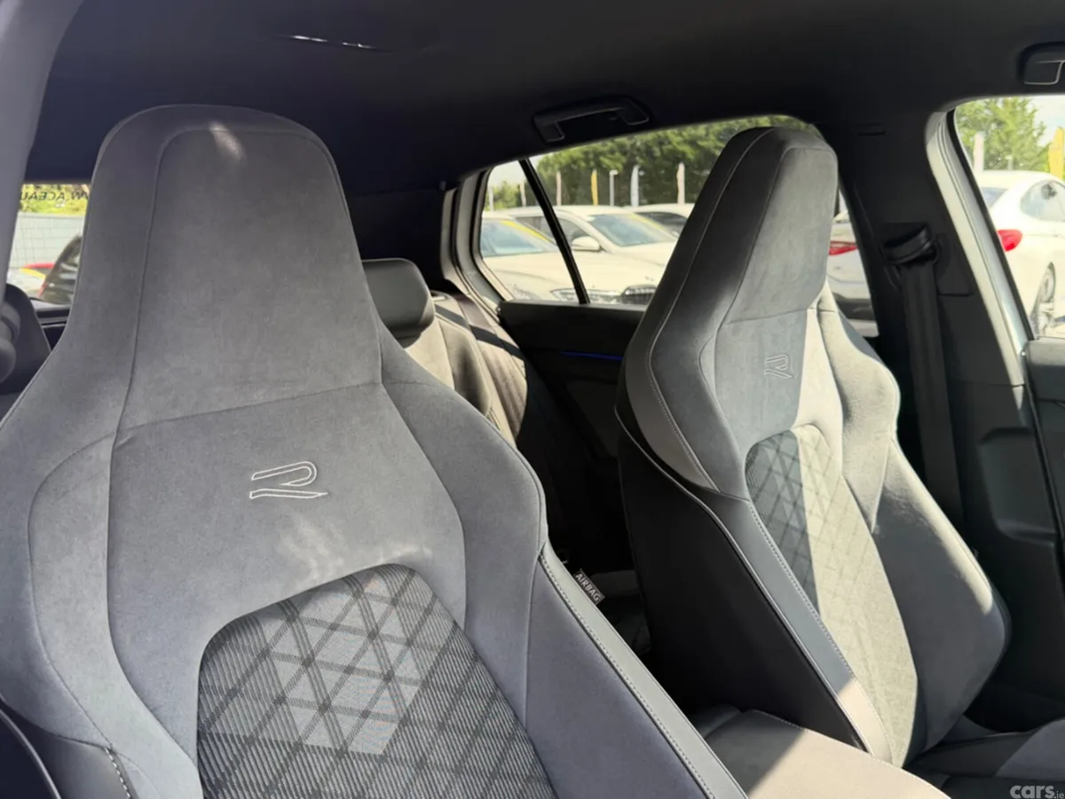 Volkswagen Golf Hatchback, Diesel, 2023, White