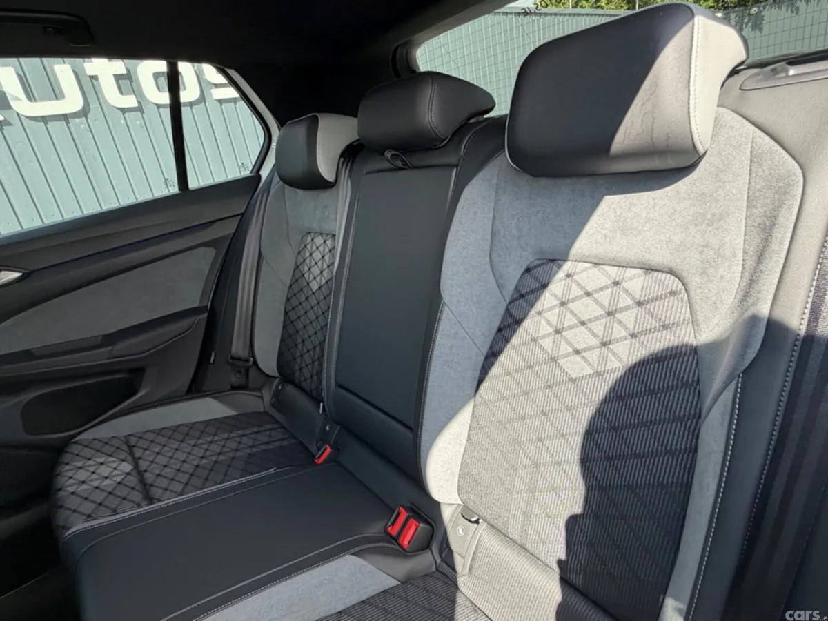 Volkswagen Golf Hatchback, Diesel, 2023, White
