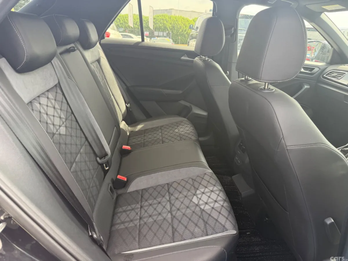 Volkswagen T-Roc SUV, Diesel, 2023, Black