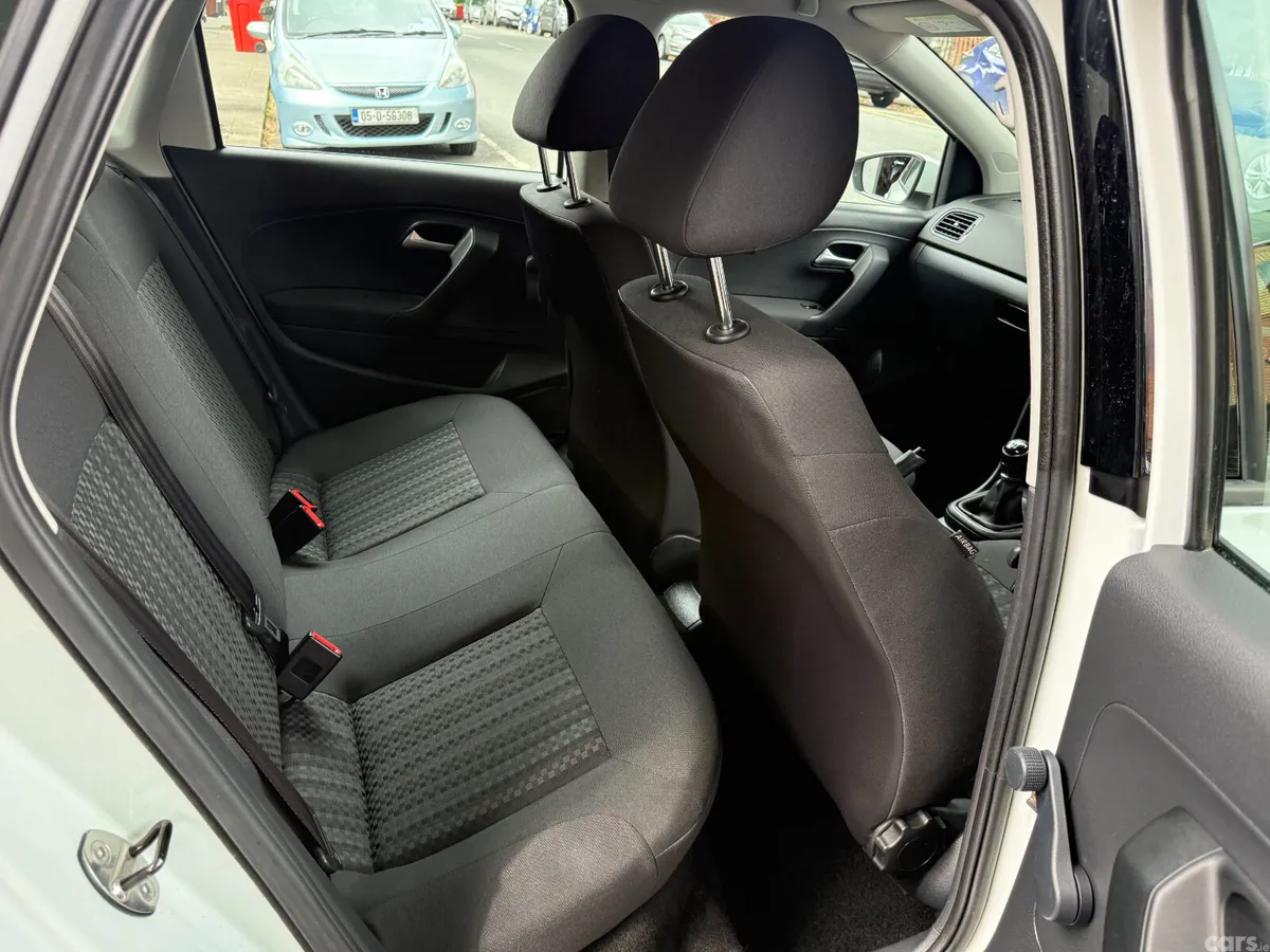 Volkswagen Polo Hatchback, Petrol, 2016, White