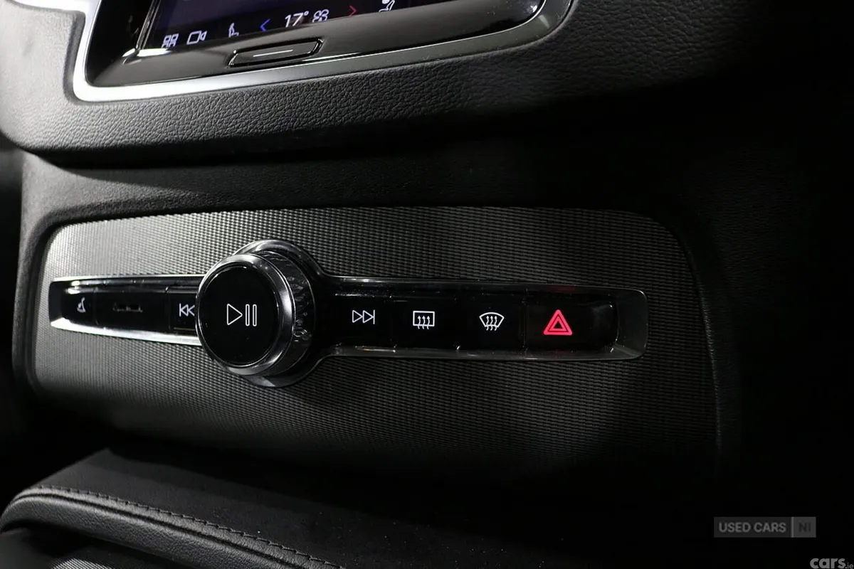 Volvo XC90 SUV, Diesel Hybrid, 2022, Silver