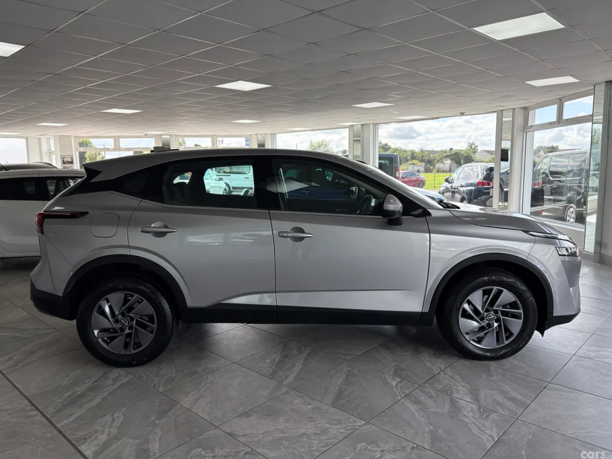 Nissan Qashqai SUV, Petrol, 2023, Silver