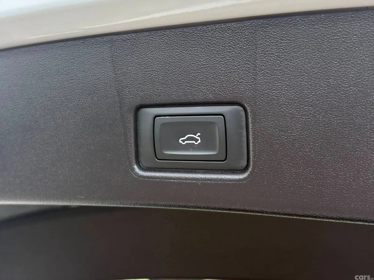 Audi Q4 e-tron SUV, Electric, 2023, White