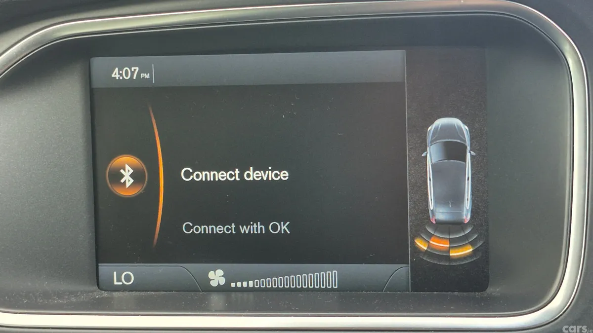 Volvo V40 Hatchback, Petrol, 2014, White