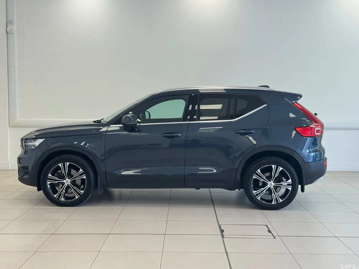 Volvo XC40 Estate/Jeep, Petrol Plug-in Hybrid, 2022, Blue
