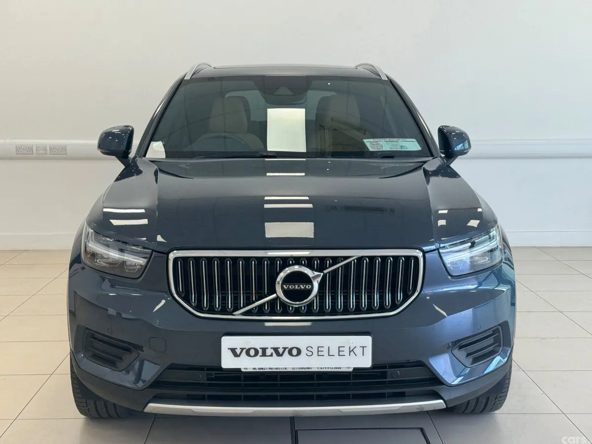 Volvo XC40 Estate/Jeep, Petrol Plug-in Hybrid, 2022, Blue