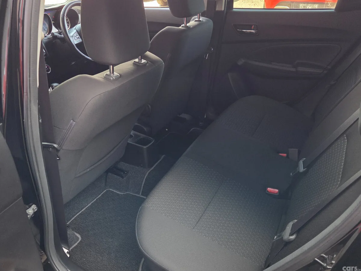 Suzuki Swift Hatchback, Petrol, 2020, Black