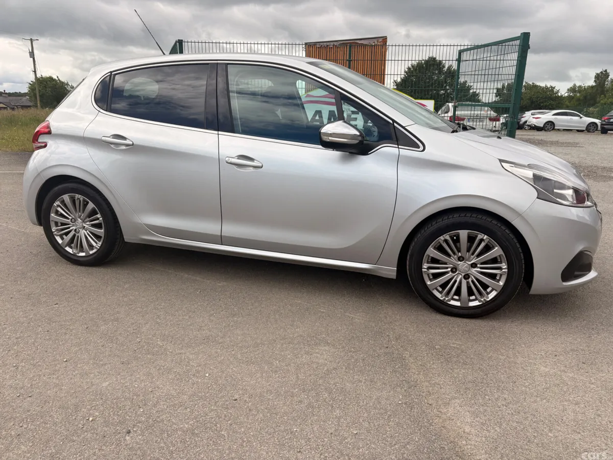 Peugeot 208 Hatchback, Petrol, 2018, Silver
