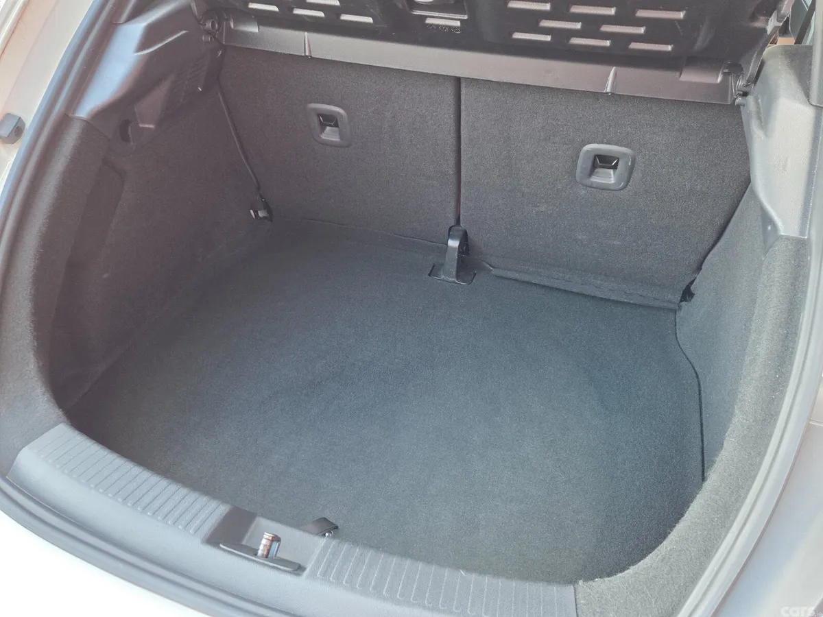 Volkswagen Beetle Hatchback, Petrol, 2014, White