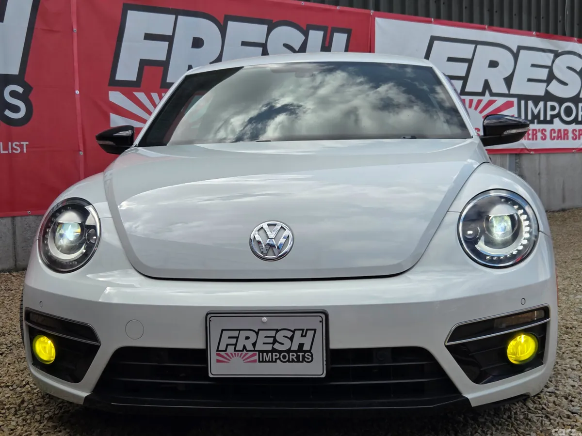 Volkswagen Beetle Hatchback, Petrol, 2014, White