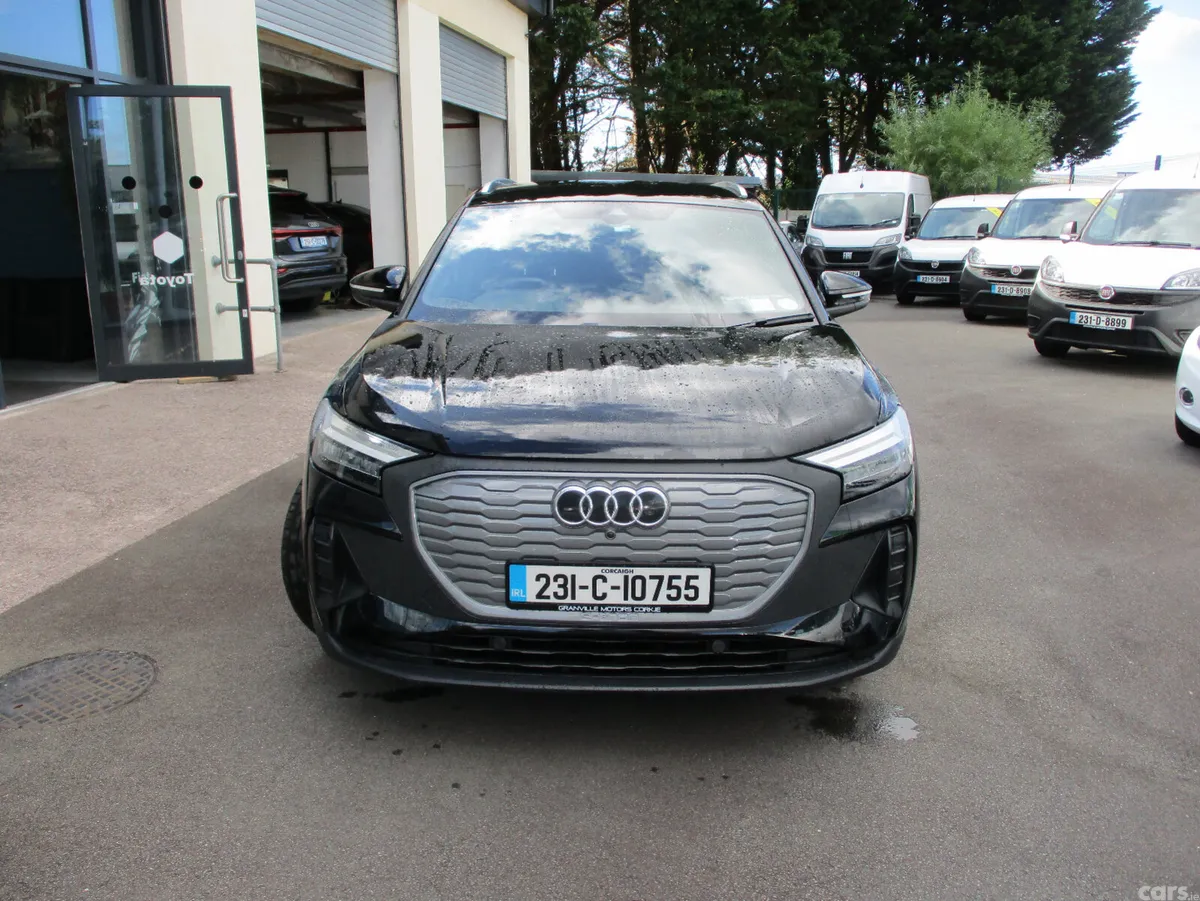 Audi e-tron Estate/Jeep, Electric, 2023, Black