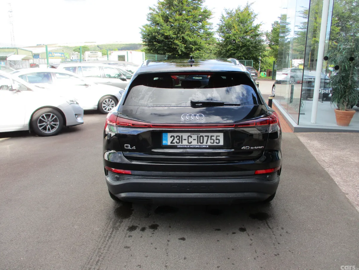Audi e-tron Estate/Jeep, Electric, 2023, Black