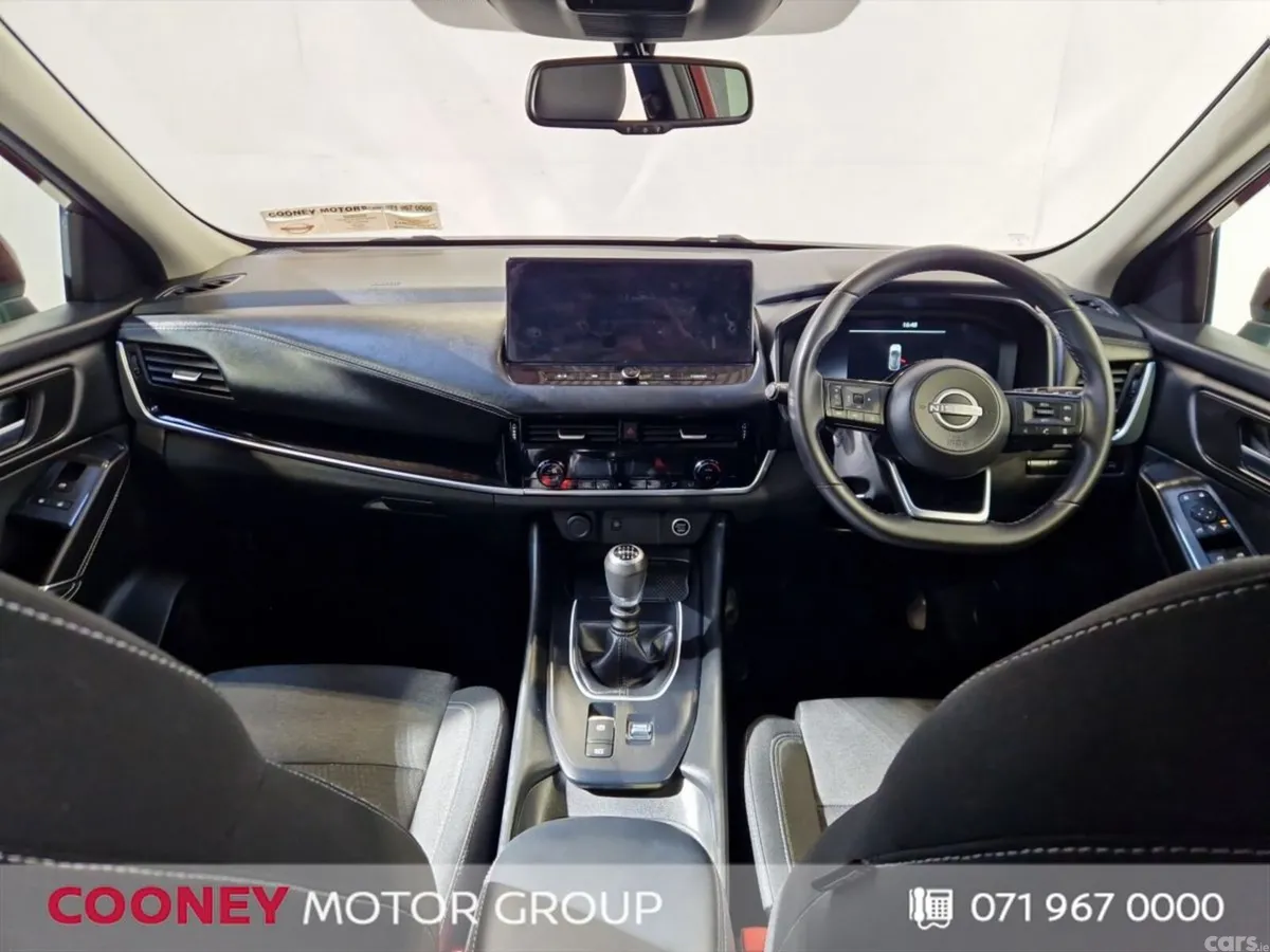 Nissan Qashqai MPV, Petrol, 2024, Red