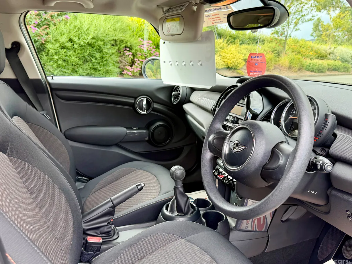 Mini Cooper Hatchback, Petrol, 2015, White