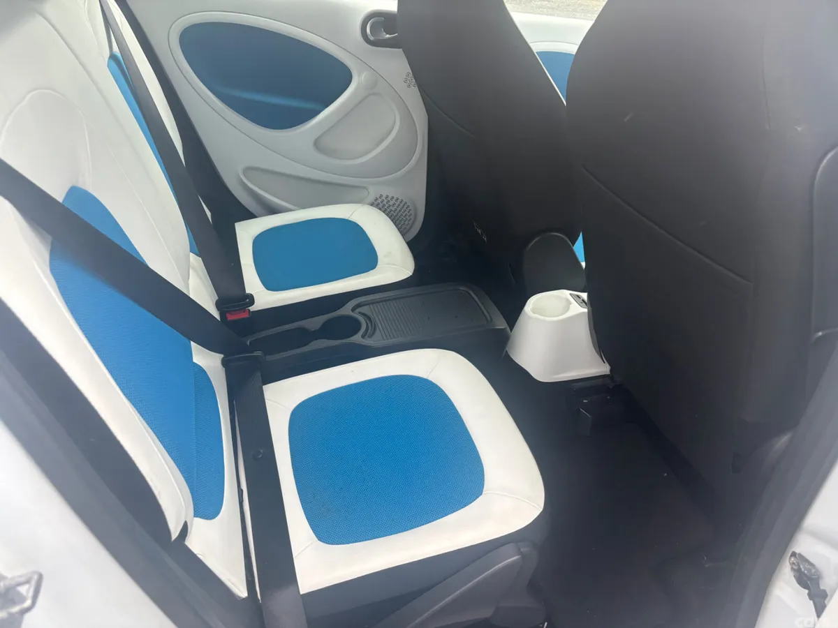 Smart Forfour Hatchback, Petrol, 2015, White