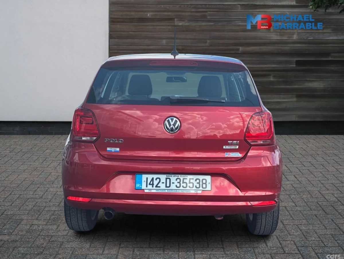 Volkswagen Polo Hatchback, Petrol, 2014, Red