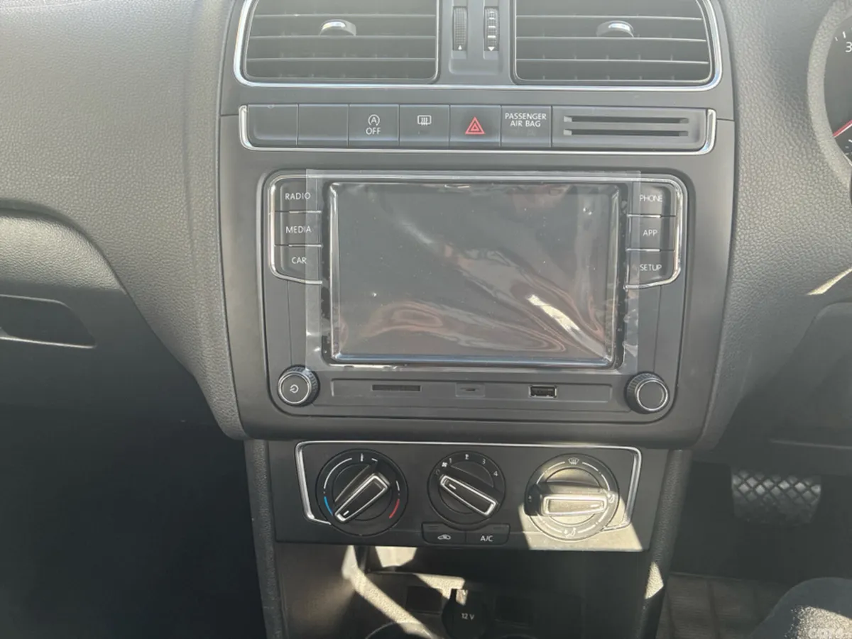 Volkswagen Polo Hatchback, Petrol, 2014, Red