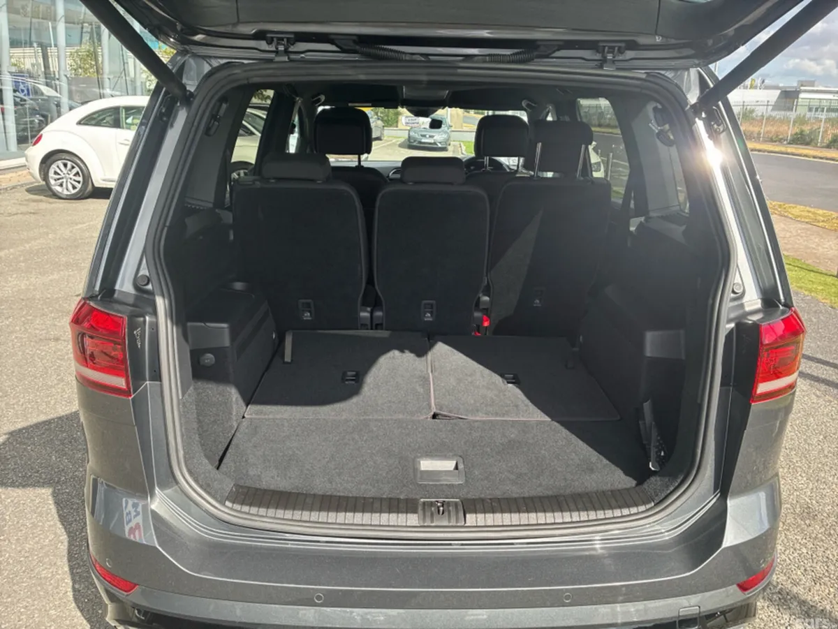 Volkswagen Touran SUV, Petrol, 2019, Grey
