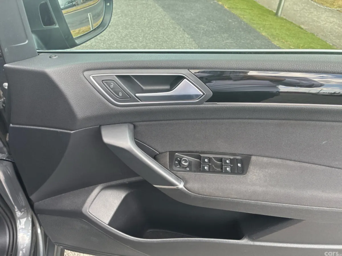 Volkswagen Touran SUV, Petrol, 2019, Grey