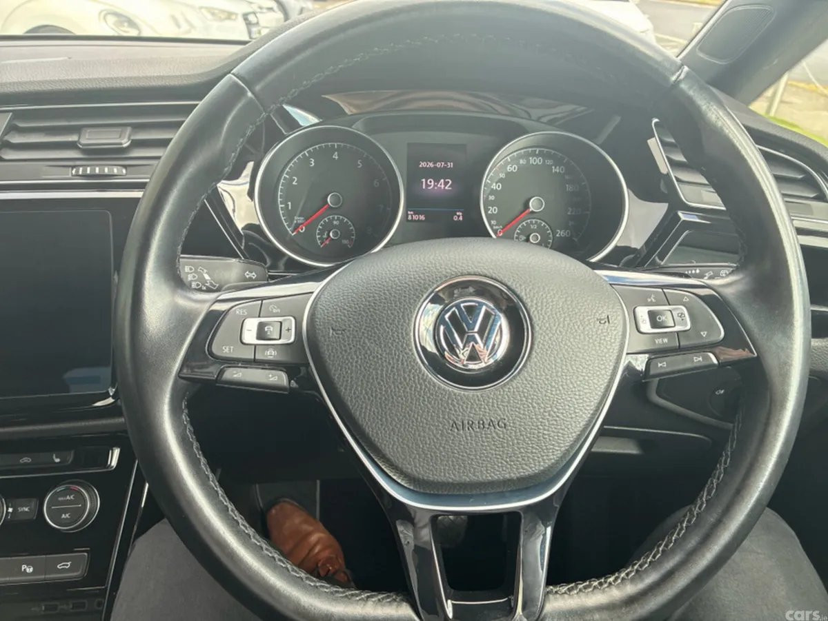 Volkswagen Touran SUV, Petrol, 2019, Grey