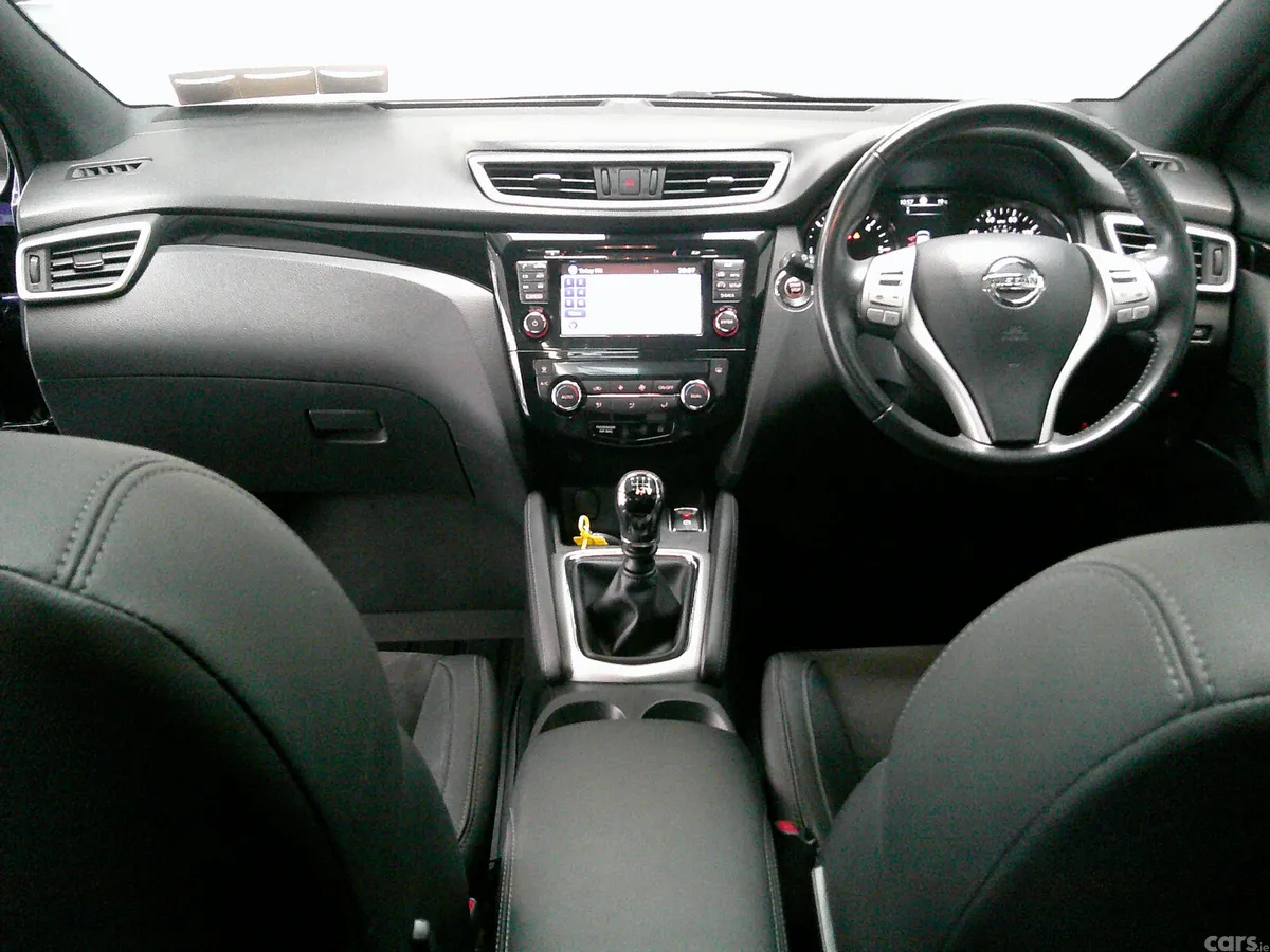 Nissan Qashqai SUV, Diesel, 2017, Blue