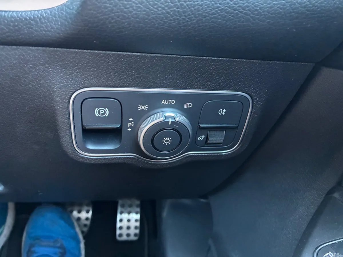 Mercedes-Benz GLB SUV, Diesel, 2023, Black