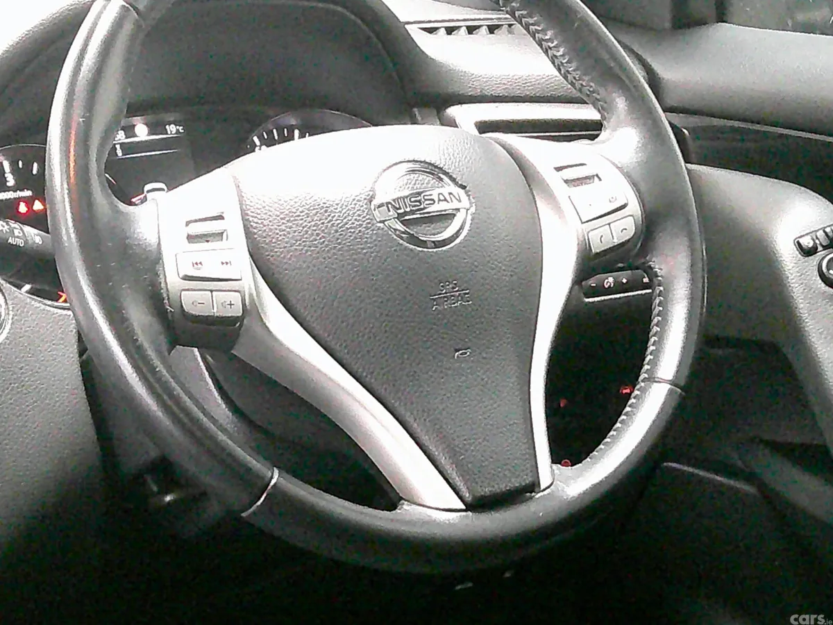 Nissan Qashqai SUV, Diesel, 2017, Blue