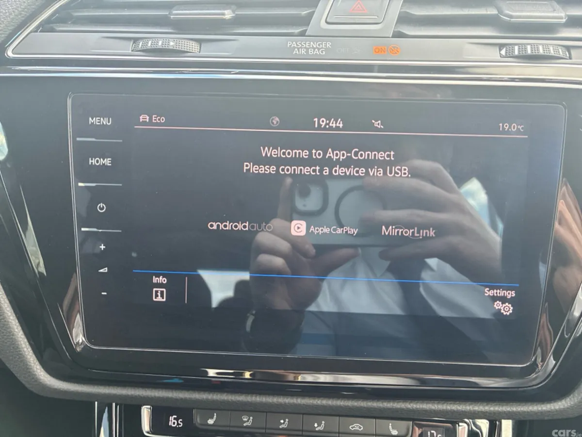 Volkswagen Touran SUV, Petrol, 2019, Grey