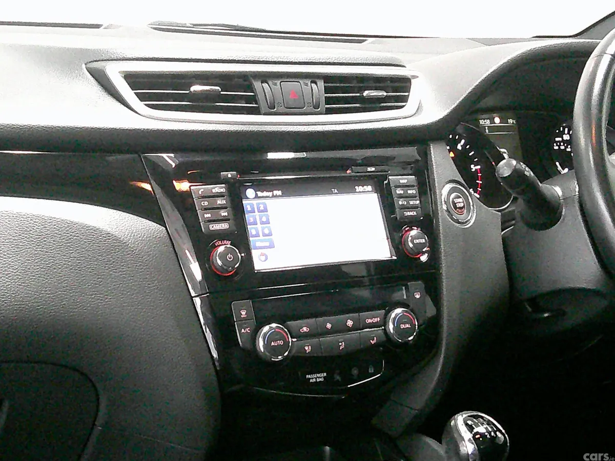 Nissan Qashqai SUV, Diesel, 2017, Blue