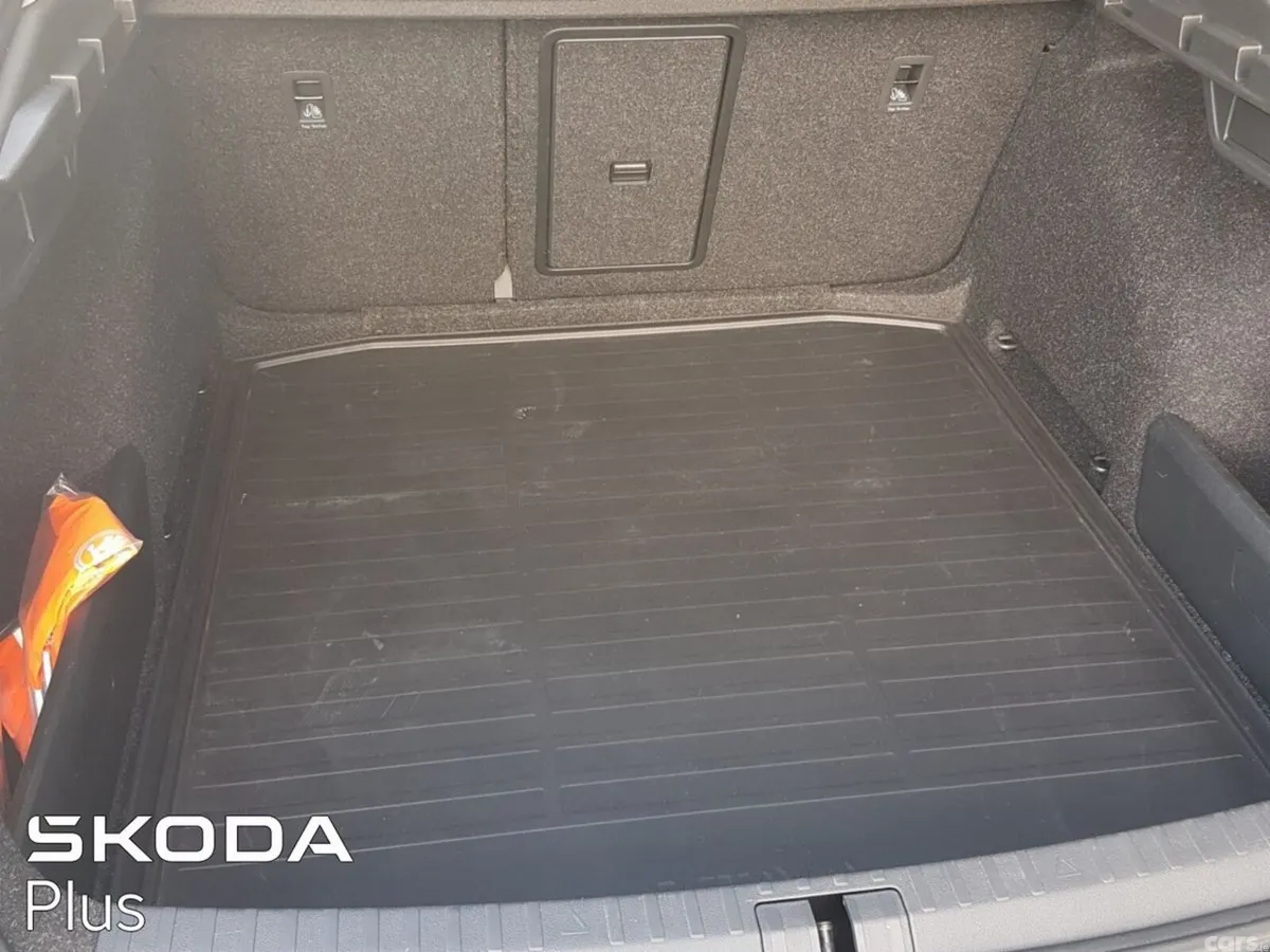 Skoda Octavia Saloon, Petrol, 2020, Grey