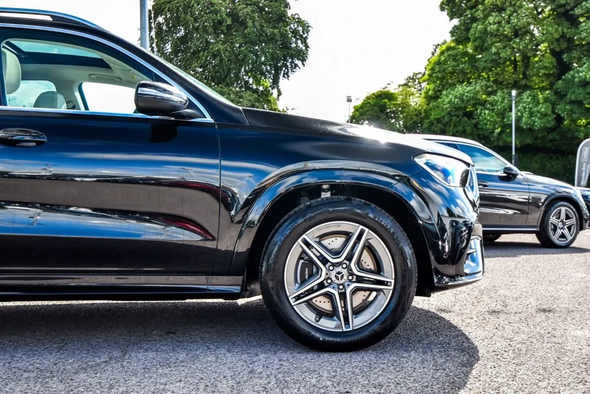 Mercedes-Benz GLE SUV, Diesel Plug-in Hybrid, 2027, Black