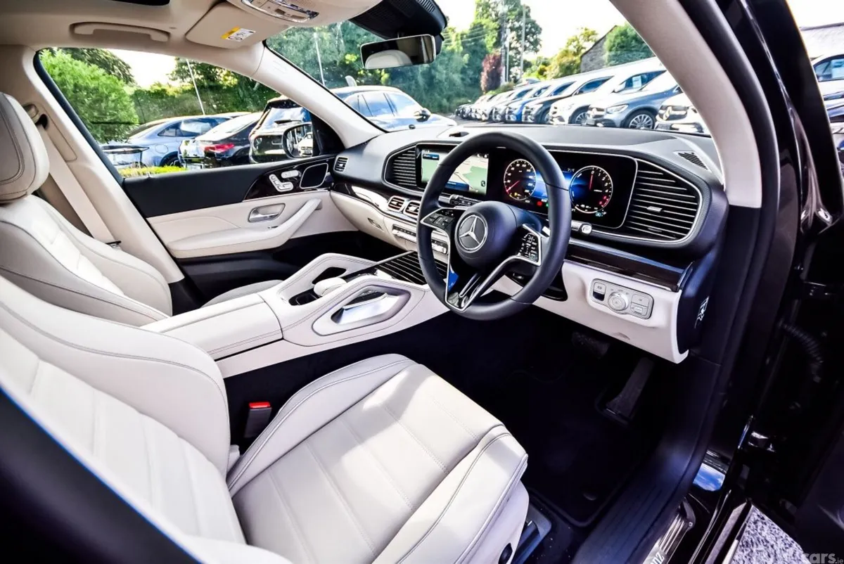 Mercedes-Benz GLE SUV, Diesel Plug-in Hybrid, 2027, Black