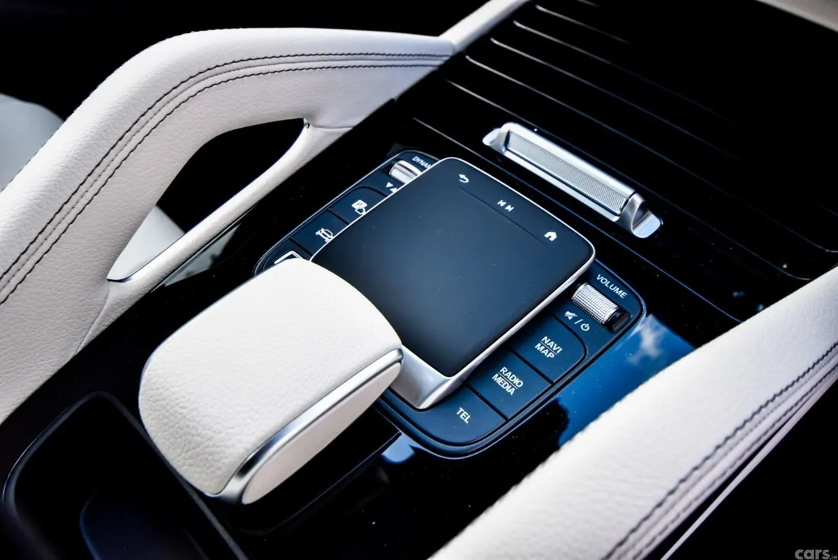 Mercedes-Benz GLE SUV, Diesel Plug-in Hybrid, 2027, Black