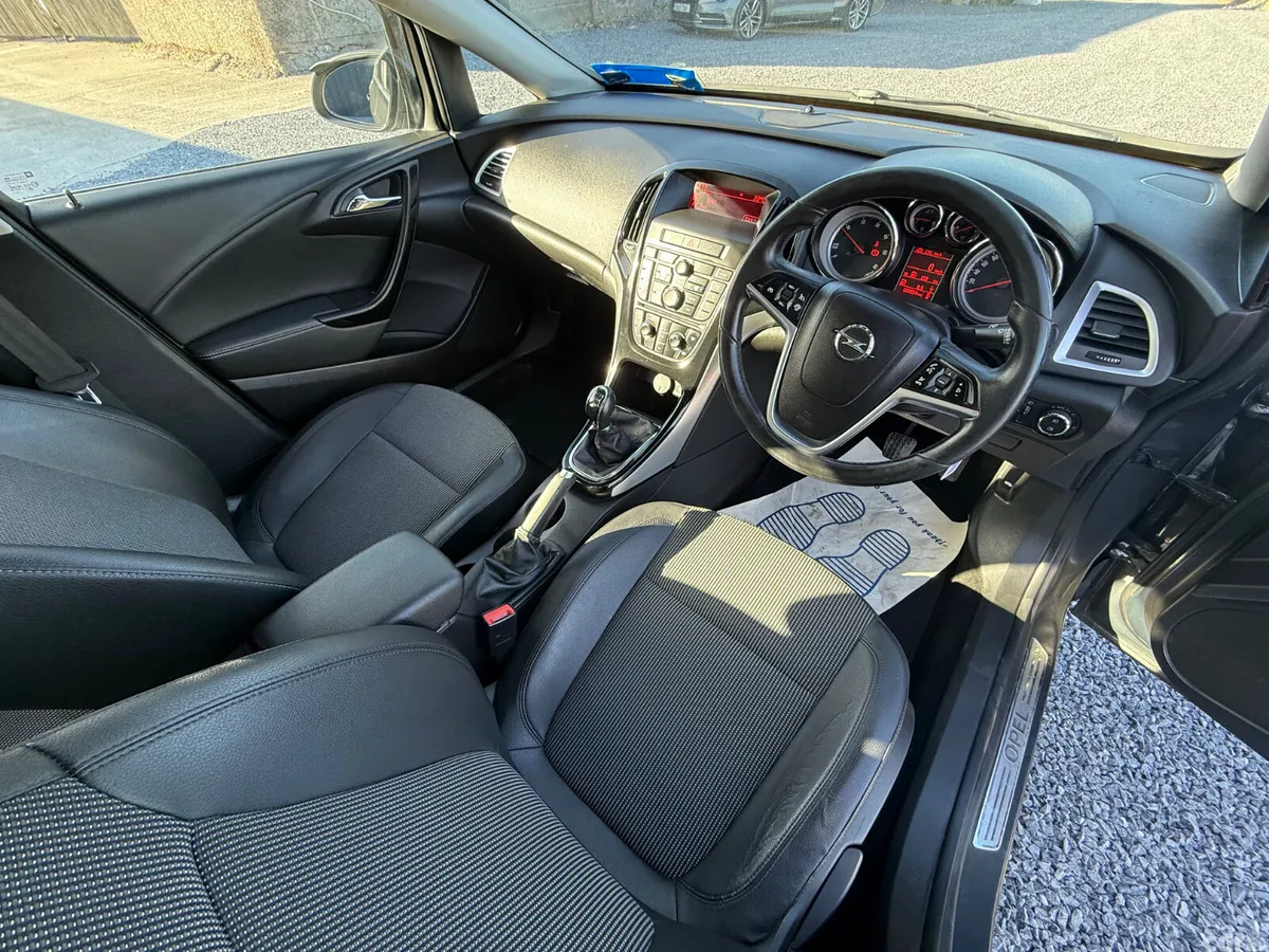 Opel Astra Saloon, Diesel, 2015, Grey