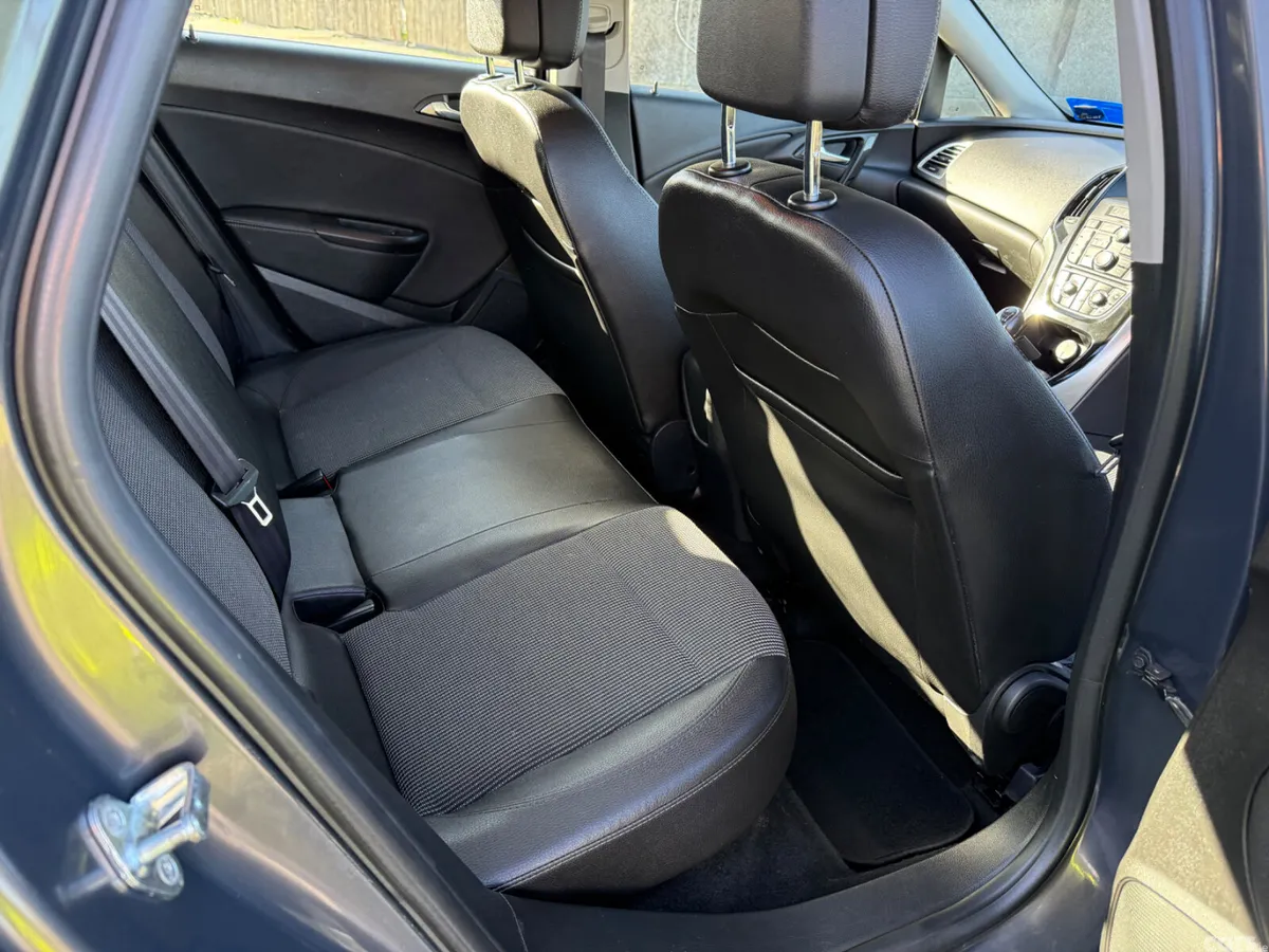 Opel Astra Saloon, Diesel, 2015, Grey